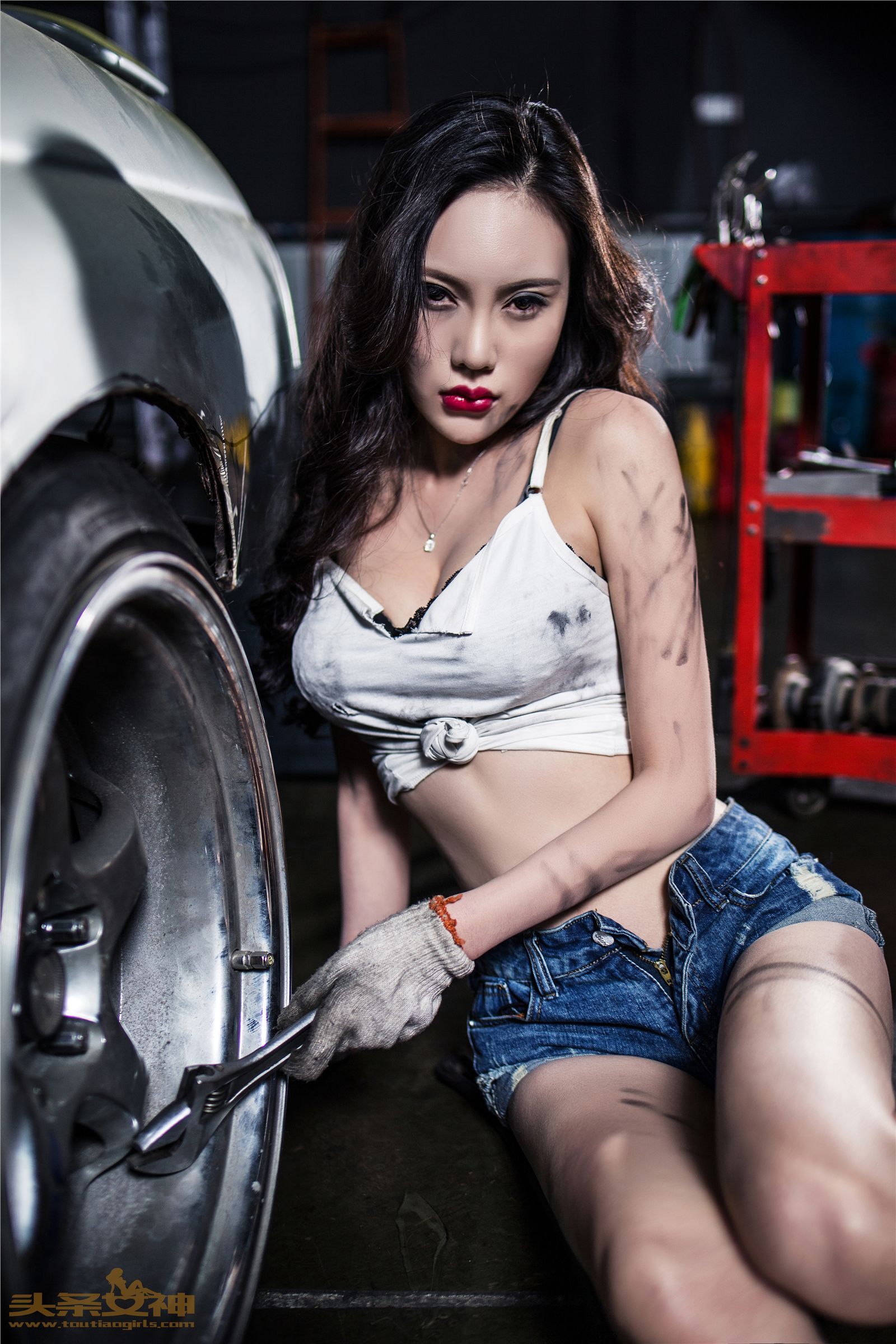 [Toutiaogirls]头条女神 2016.05.06 妖冶美艳OL 米娅